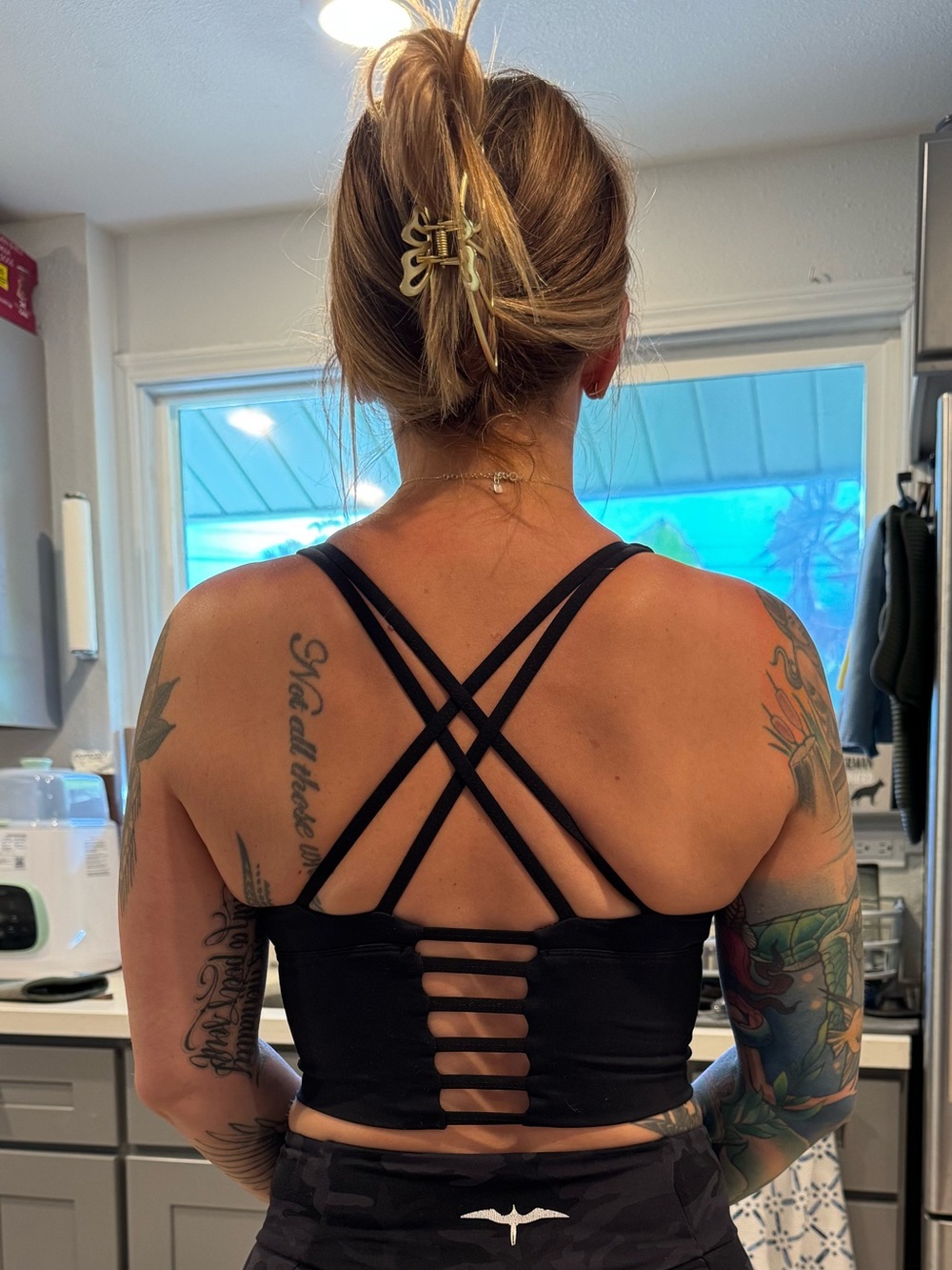 Black Strappy Back Sports Bra - Picture 4 of 6